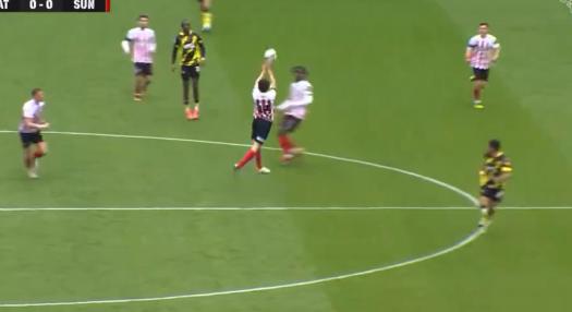Videó: az év vicce! A Sunderland játékosa egyértelmű piros lapot úszott meg sárgával