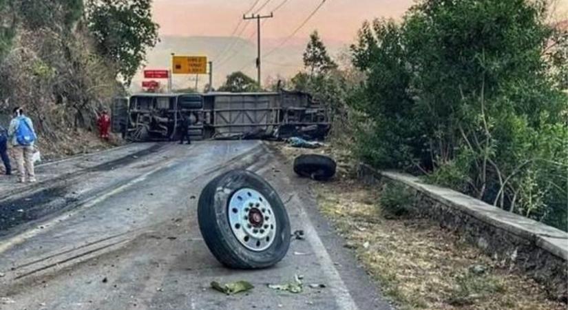 Zarándokok haltak meg egy buszbalesetben Mexikóban