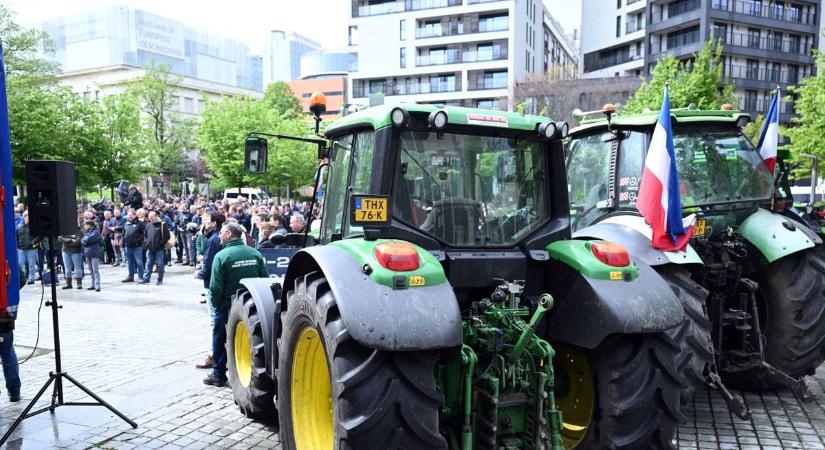 Lázadnak a gazdák, tüntetés lesz Brüsszelben, akadálytalanul érkezhet az ukrán gabona Európába