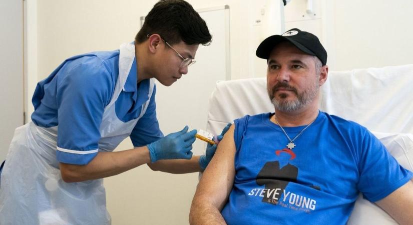 Beadták az első rák elleni oltást: a Covid-vakcinák technológiáját használják