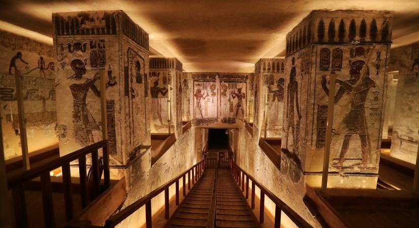 Szörnyűséges jelet láttak az egyiptomi fáraó sírjában a tudósok, lassan összerakják a puzzlet