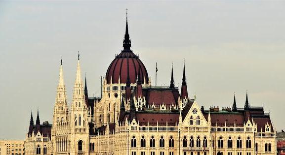 Orbán Viktor emberei megint kemény kérdésekre felelhetnek