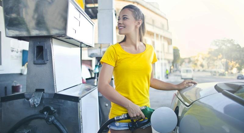 Közel egy év után újra olcsóbb a gázolaj, mint a benzin – ez nem feltétlenül jó jel
