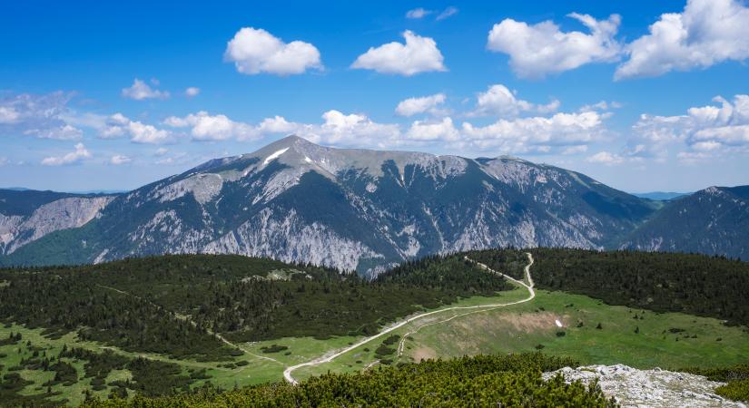 Fantasztikus panoráma: egészen az Alpokig el lehetett látni ebből a magyar városból