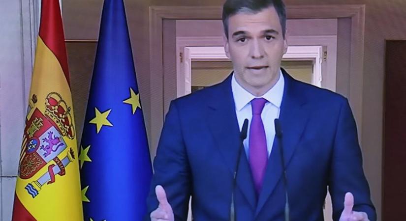 Marad a spanyol kormányfő. fel van készülve a feleségét érő további támadásokra