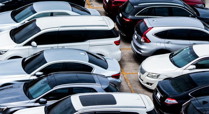 Menő helyen akár 120 milliót is érhet egy parkoló