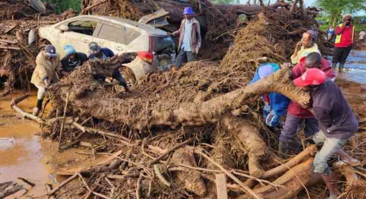 Kenyában a heves esőzések miatt átszakadt egy gát – rengeteg halott
