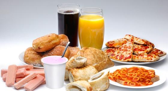 Maradandó károsodást okozhat, ha valaki fiatalon egészségtelen ételeket fogyaszt