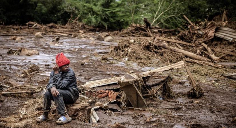 Kenyában sok ember halálát okozta egy áradás miatti gátszakadás