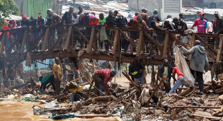 Átszakadt egy gát Kenyában, több mint negyvenen meghaltak
