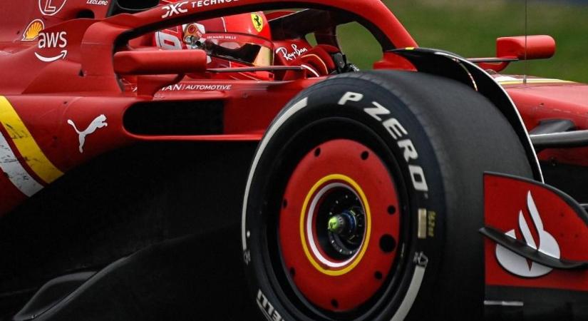 Új autó és ruha mellé új sisakokat is kapnak a Ferrari pilótái - fotó