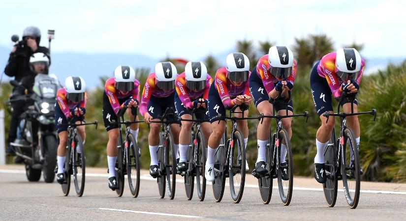 Vuelta 2024 – Vas Blankáék harmadik hellyel nyitottak a csapatidőfutamon