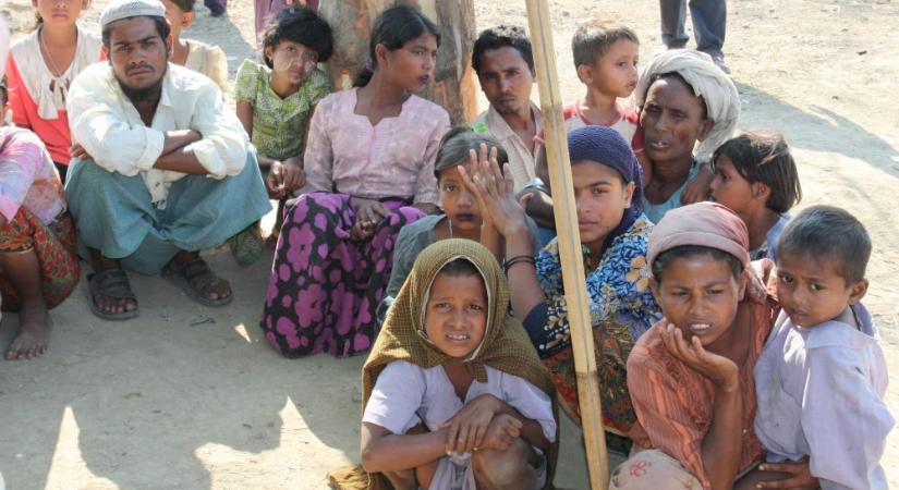 Banglades egy szigetre költözteti a rohingja menekülteket, akár akarják, akár nem