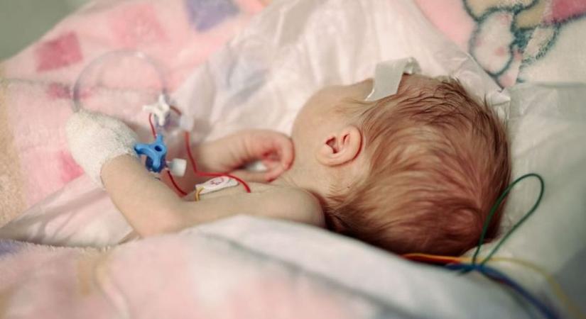 Újszülöttet találtak a Heim Pál kórház babamentő inkubátorában