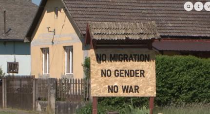 Orbán-idézetre cserélte le a falu széli üdvözlő feliratot Jánd polgármestere