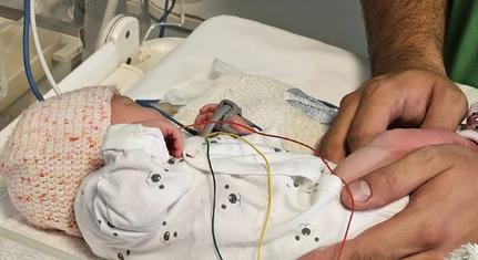 Újszülöttet hagytak a Heim Pál Gyermekkórház babamentő inkubátorában