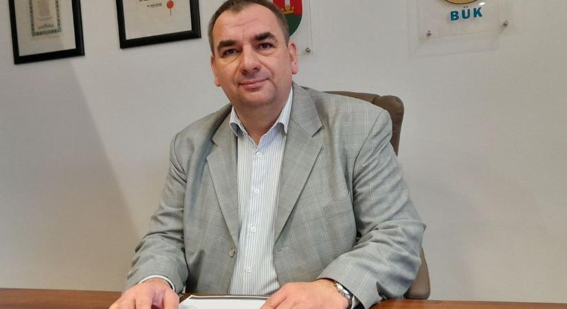 Dr. Németh Sándor, Bük polgármestere is átvette az ajánlóíveket