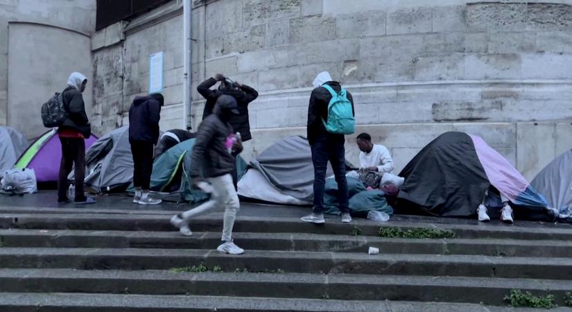 A júliusi olimpia miatt számolják fel a párizsi sátortáborokat  videó