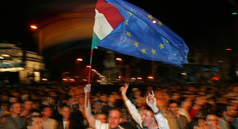 Húsz éve az EU-ban: mintagyerekből bezzegország