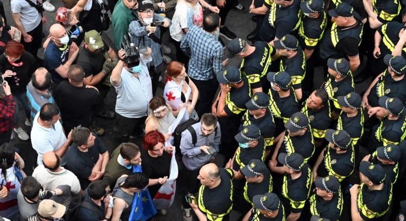 A georgiai parlament jóváhagyta a külföldi ügynökökről szóló törvényt