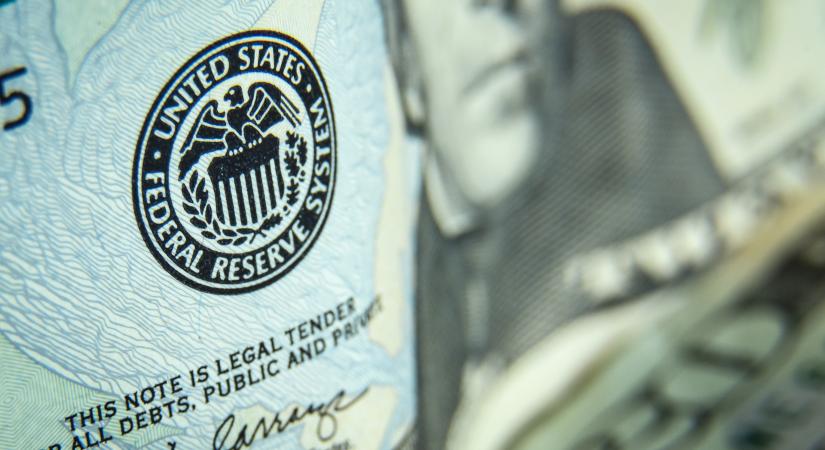 Itt a Fed kamatdöntése: reagált az inflációcsökkenés megtorpanására a jegybank