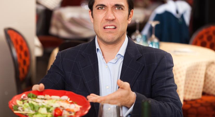 9 jel, ami arra utal, hogy egy rossz étterembe ültél be