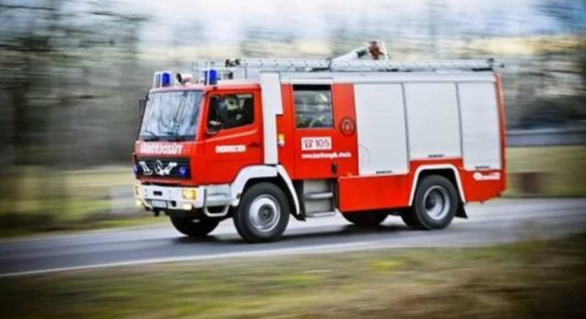 Május elsején több megyei település között ingáztak a szegedi tűzoltók