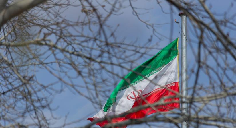 Irán szankciókat jelentett be amerikai és brit állampolgárok és cégek ellen