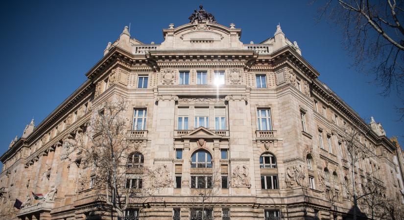 Minden eddiginél gátlástalanabb csalásra figyelmeztet a Magyar Nemzeti Bank