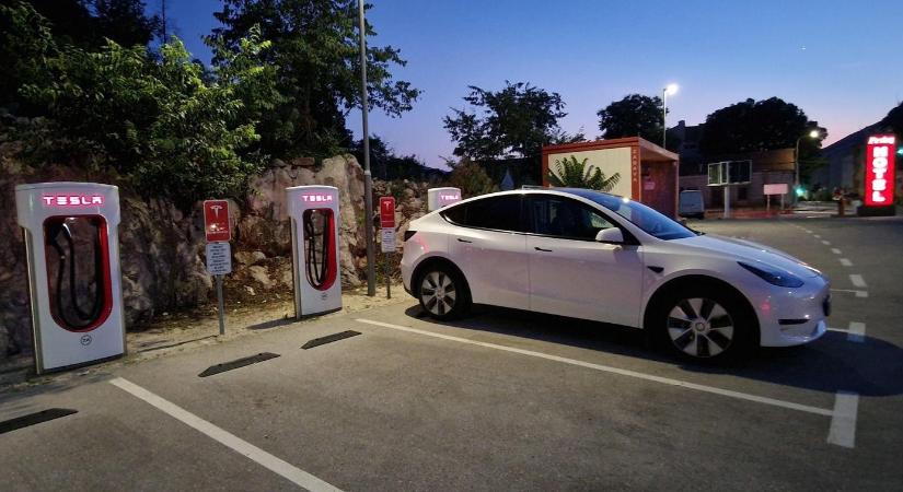 Külsősöknek is megnyitották az első horvát és szlovén Tesla Superchargereket