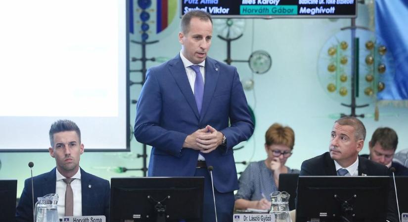 László Győző vezeti a szombathelyi baloldali listát, őt DK-s, MSZP-s politikusok követik