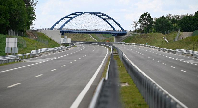 Új szakasszal bővült a Dél-Dunántúlt átszelő autópályánk