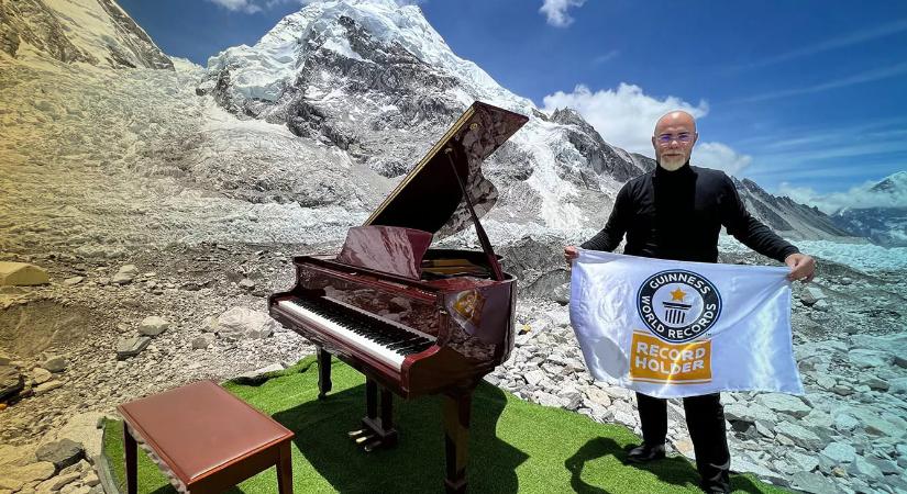 Újabb Guinness-rekordokra készül a nagyváradi zongoraművész