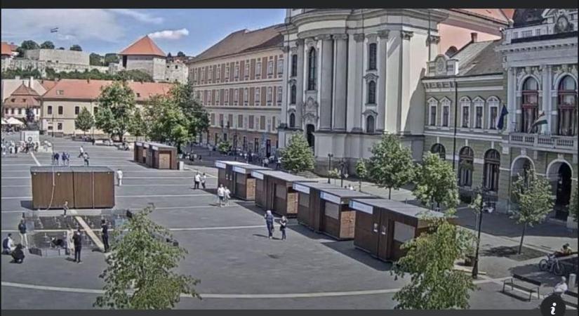 Baj-e, hogy üres volt a Dobó tér május elsején? szavazás