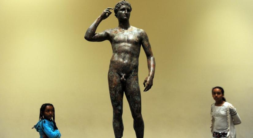 Döntött a bíróság: az olaszoké az amerikai Getty Múzeum több ezer éves görög szobra