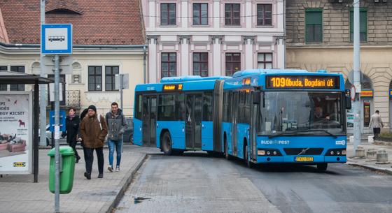 Több csuklós buszt indít egyes vonalakon a BKK