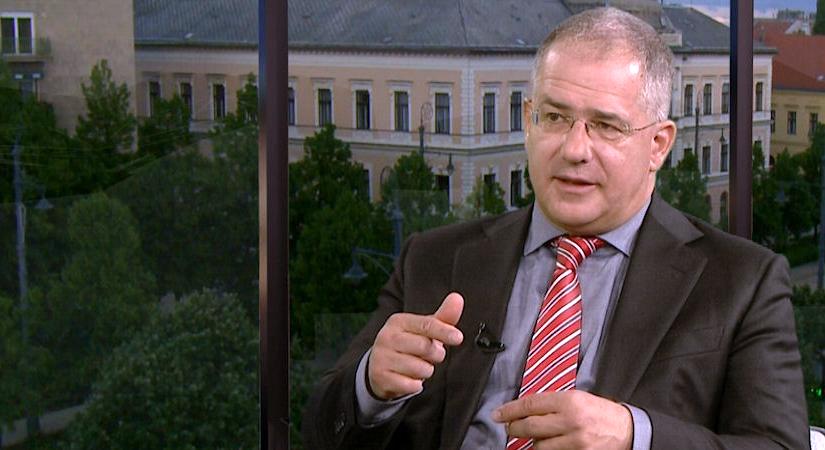 Kósa Lajos: Magyar Péter anyák napján jön hergelni Debrecenbe – videóval