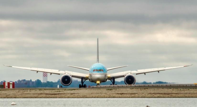 Nem menő a greenwashing: 20 légitársaság ellen indult fogyasztóvédelmi eljárás „zöldre festés” miatt