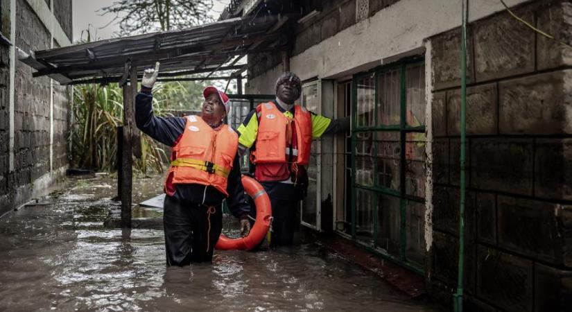 Pusztító esőzések: Az Egyesült Arab Emírségekben négyen, Ománban tizenkilencen, Kenyában már csaknem 200-an meghaltak