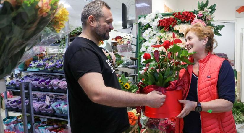 Májuskosár, Anyák Napja: Pörgős napok a virágboltokban