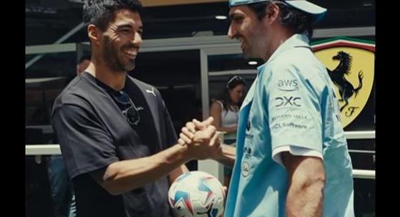 Felbukkant az Inter Miami sztárja, Luis Suarez a Ferrarinál és Carlos Sainzzal szórakoztak egy kicsit - videó