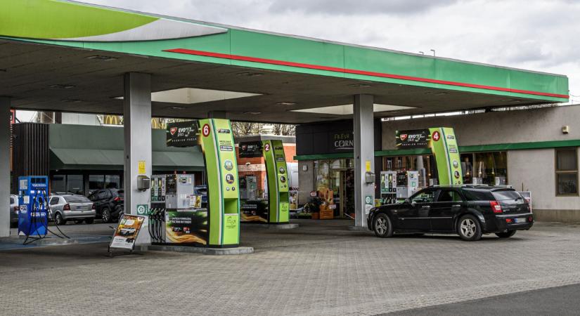 Fájni fog az autósoknak Orbánék új benzinmatekja: a gázolajnál még komoly áremelés is jöhet