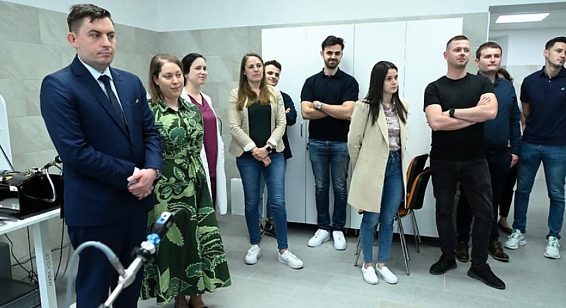 Endoszkópos képzést tartanak a Debreceni Egyetem programja résztvevőinek