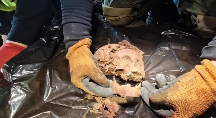 Kéz és láb nélküli csontvázakat találtak egy volt náci bázison, Hermann Göring egykori házánál Lengyelországban