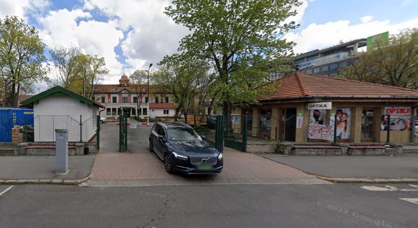 Szülők támadtak a Madarász Viktor utcai gyermekkórház dolgozójára, majd a rendőrökre