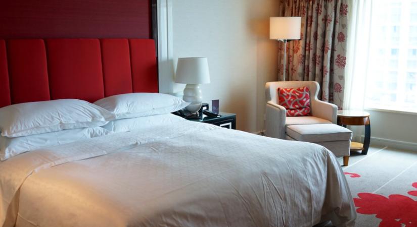 Ezek a biztos jelei, hogy ágyi poloskák kerítették hatalmába a szállodai szobádat