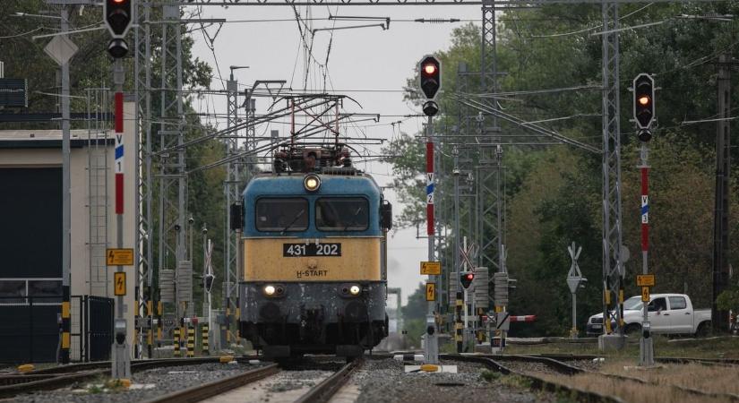 Embert gázolt a vonat – baleset miatt késnek a vonatok a székesfehérvári vonalon