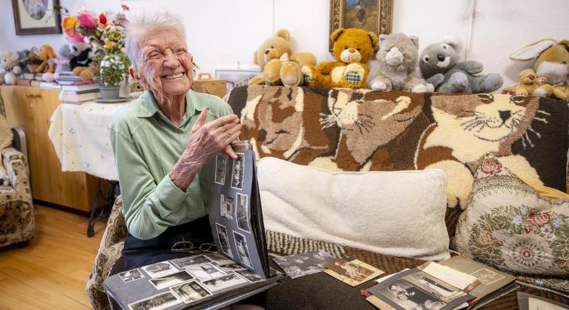 107 évesen is utazik és kirándul Gizi néni: "Legfontosabb a szeretet és a béka"