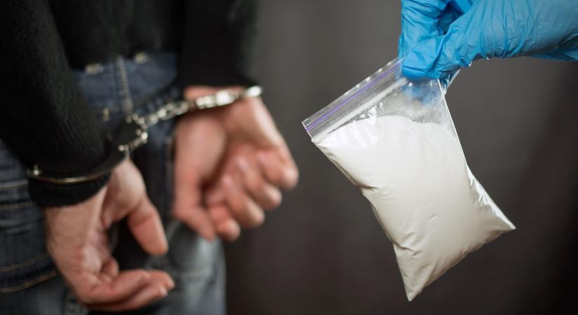 Kábítószerkereskedők letartóztatásban