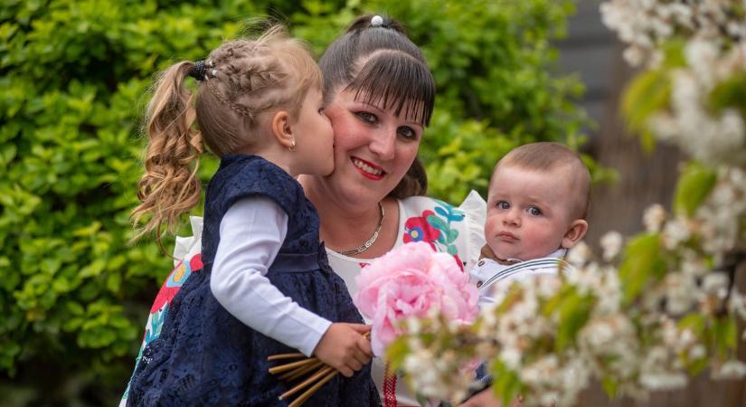 Anyák napja Nógrádban: apró ajándékokkal adunk hálát a szeretetükért